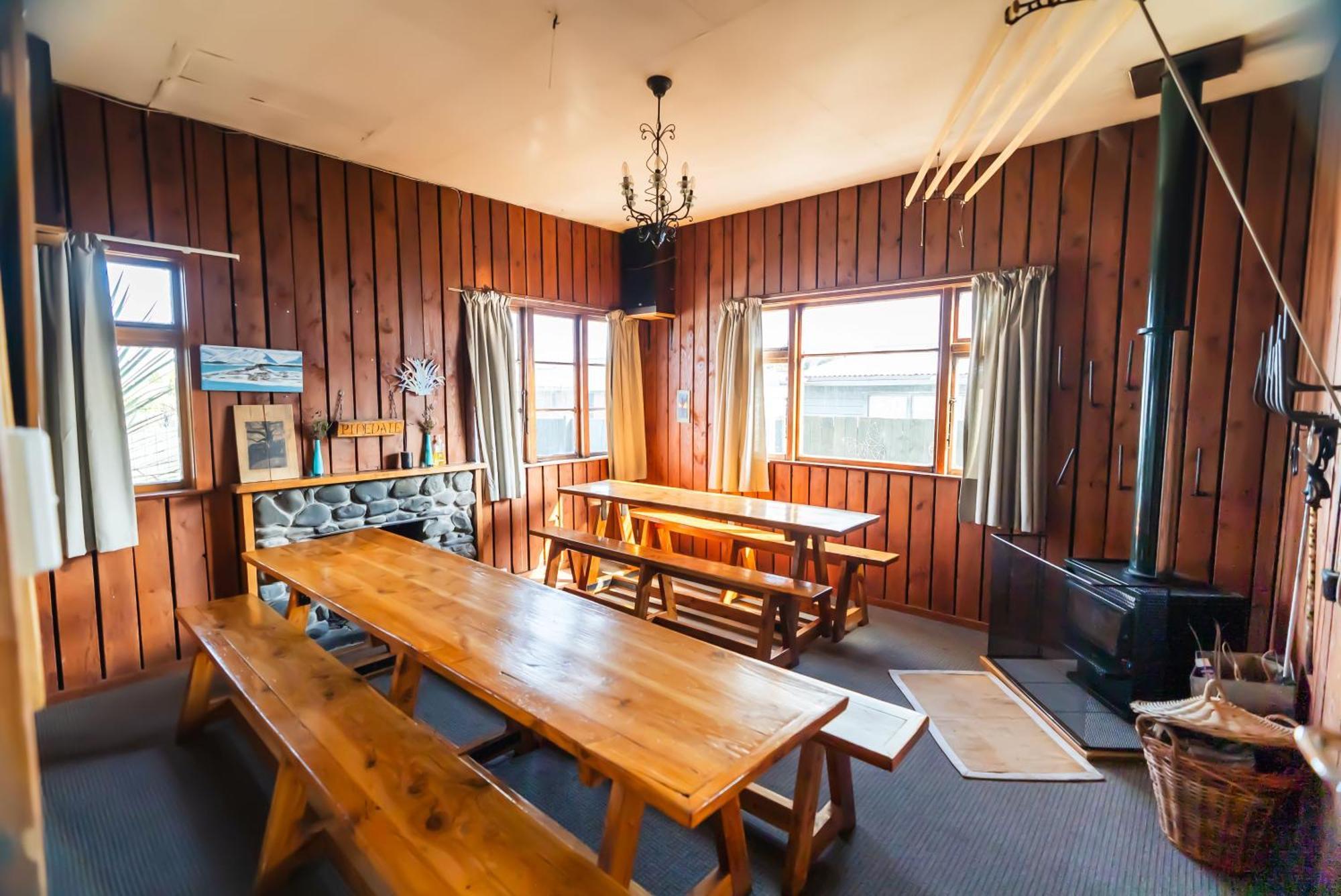 Pinedale Lodge & Apartment 메스번 외부 사진